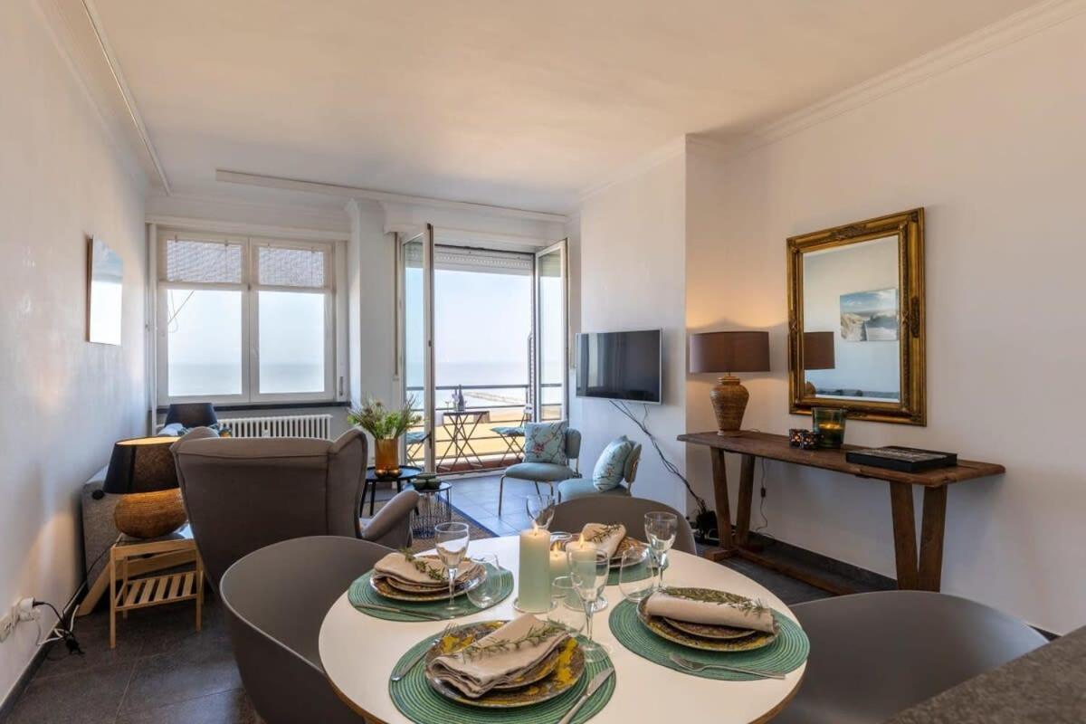 Huswell - Beautiful Spacious Studio With Frontal Sea View Knokke-Heist Ngoại thất bức ảnh