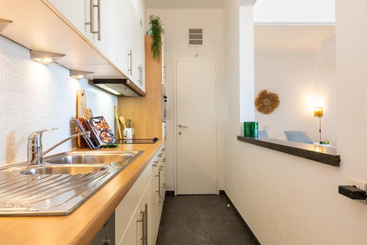Huswell - Beautiful Spacious Studio With Frontal Sea View Knokke-Heist Ngoại thất bức ảnh